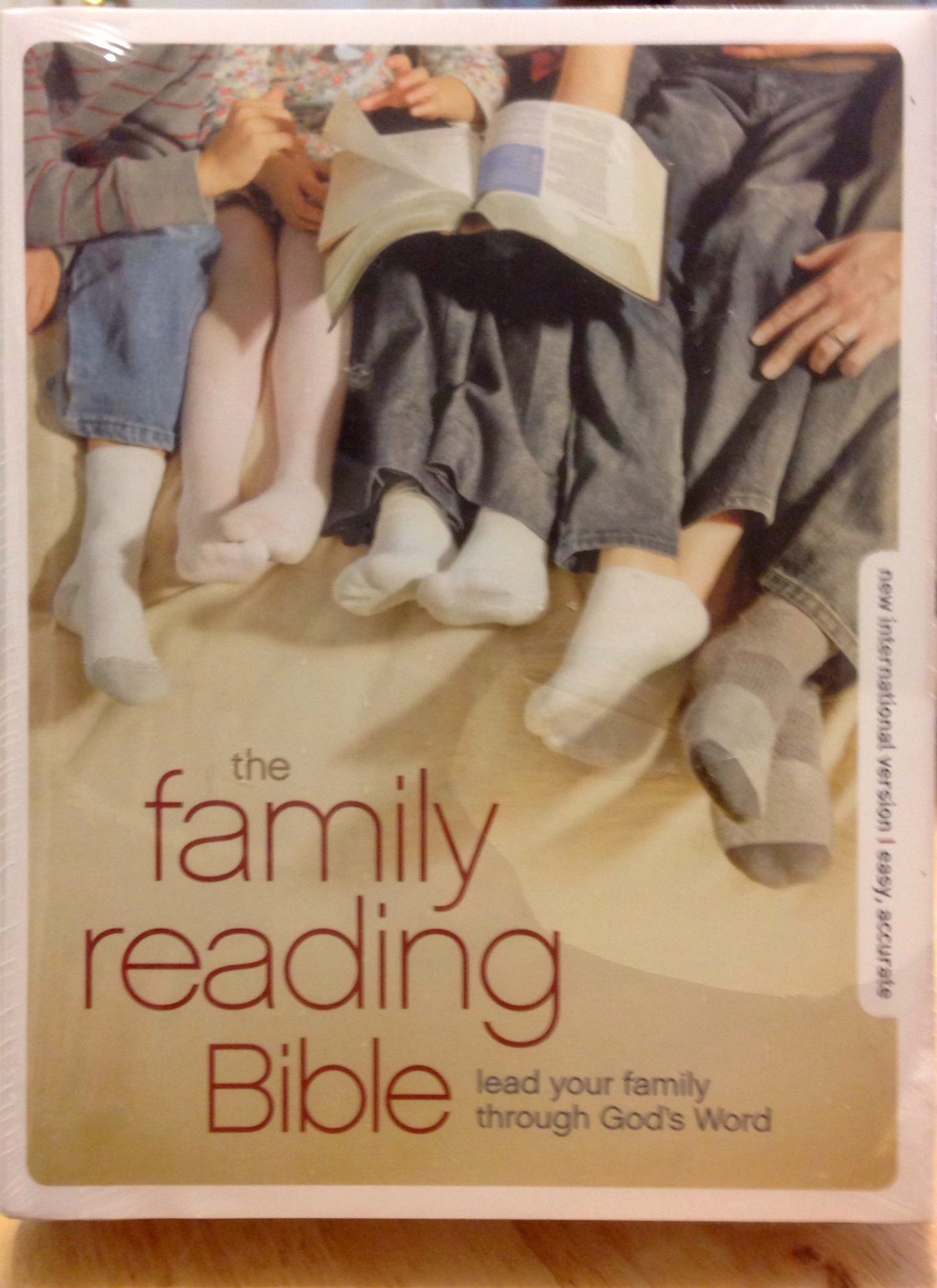 Niv Family Reading Bible: A Joyful Discovery: Explore God s Word Together