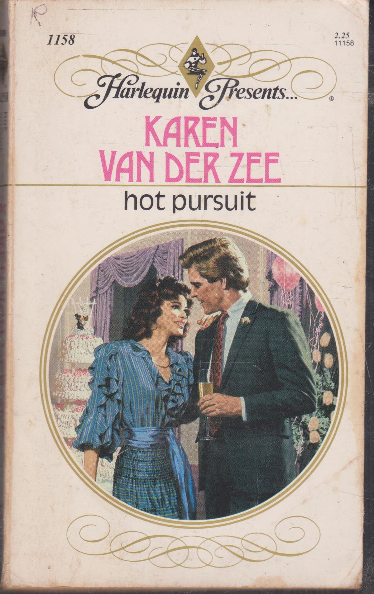 Hot Pursuit (Harlequin Presents)