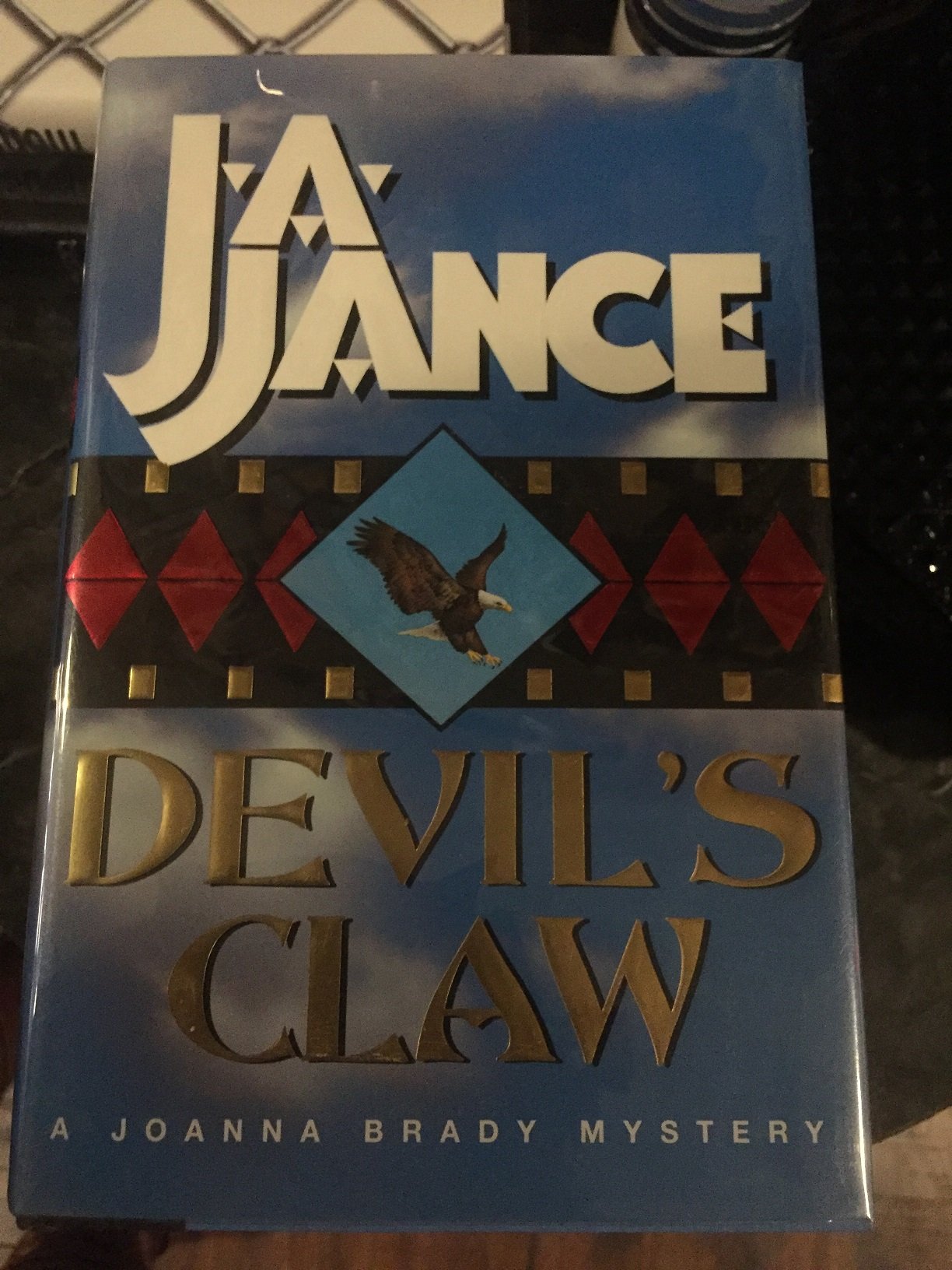 Devil's Claw (Joanna Brady Mysteries, Book 8)