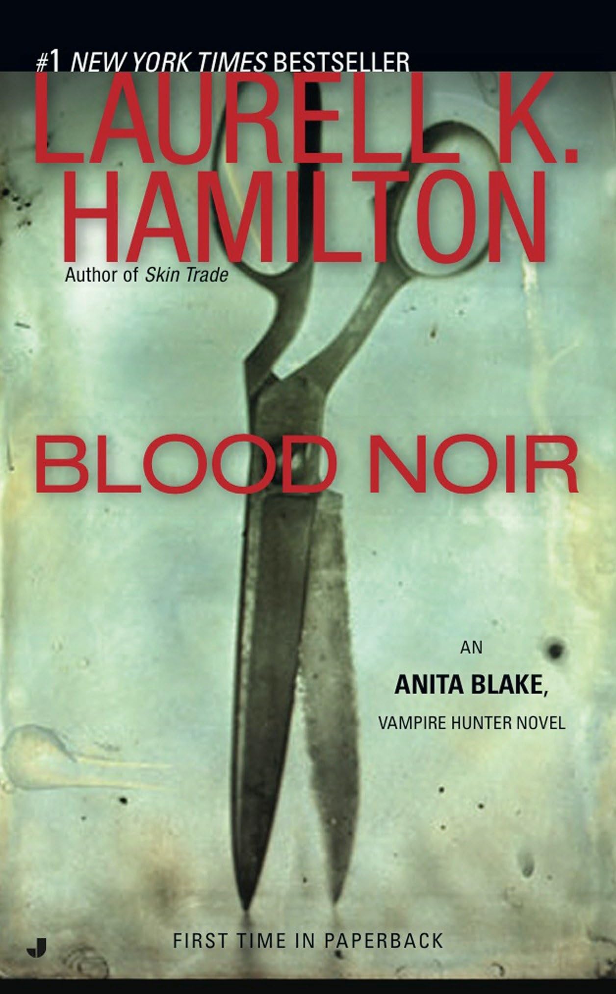 Blood Noir: An Anita Blake, Vampire Hunter Novel - 8049