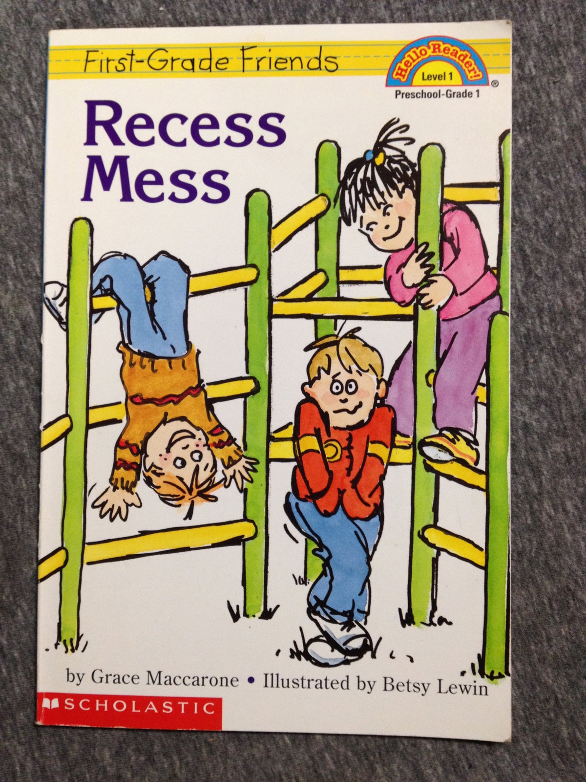 First Grade Friends: Recess Mess (Hello Reader, Level 1)
