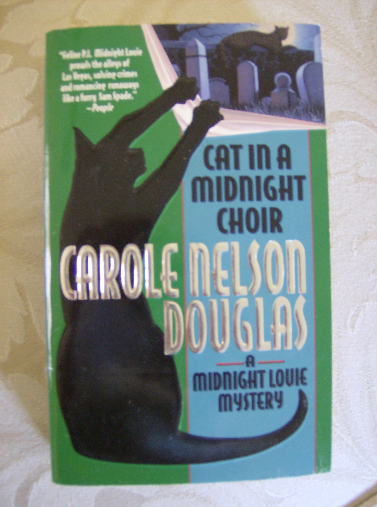 Cat in a Midnight Choir: A Midnight Louie Mystery