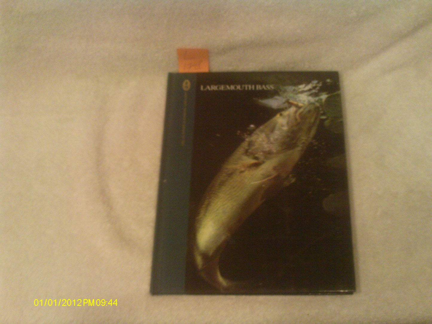 Largemouth Bass (Hunting and Fishing Library)