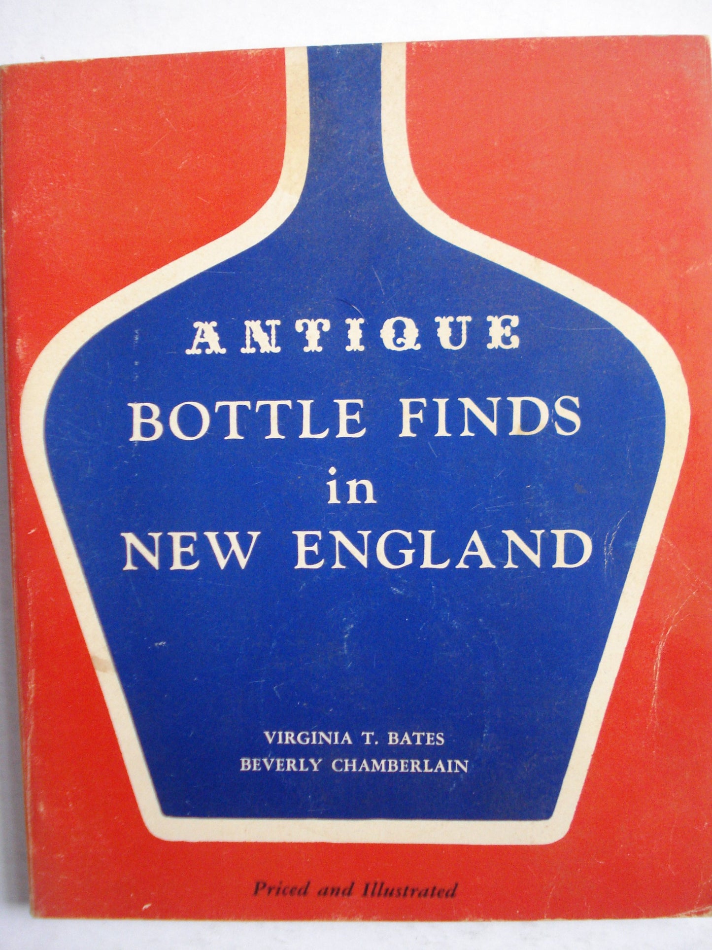 Antique bottle finds in New England - 8467