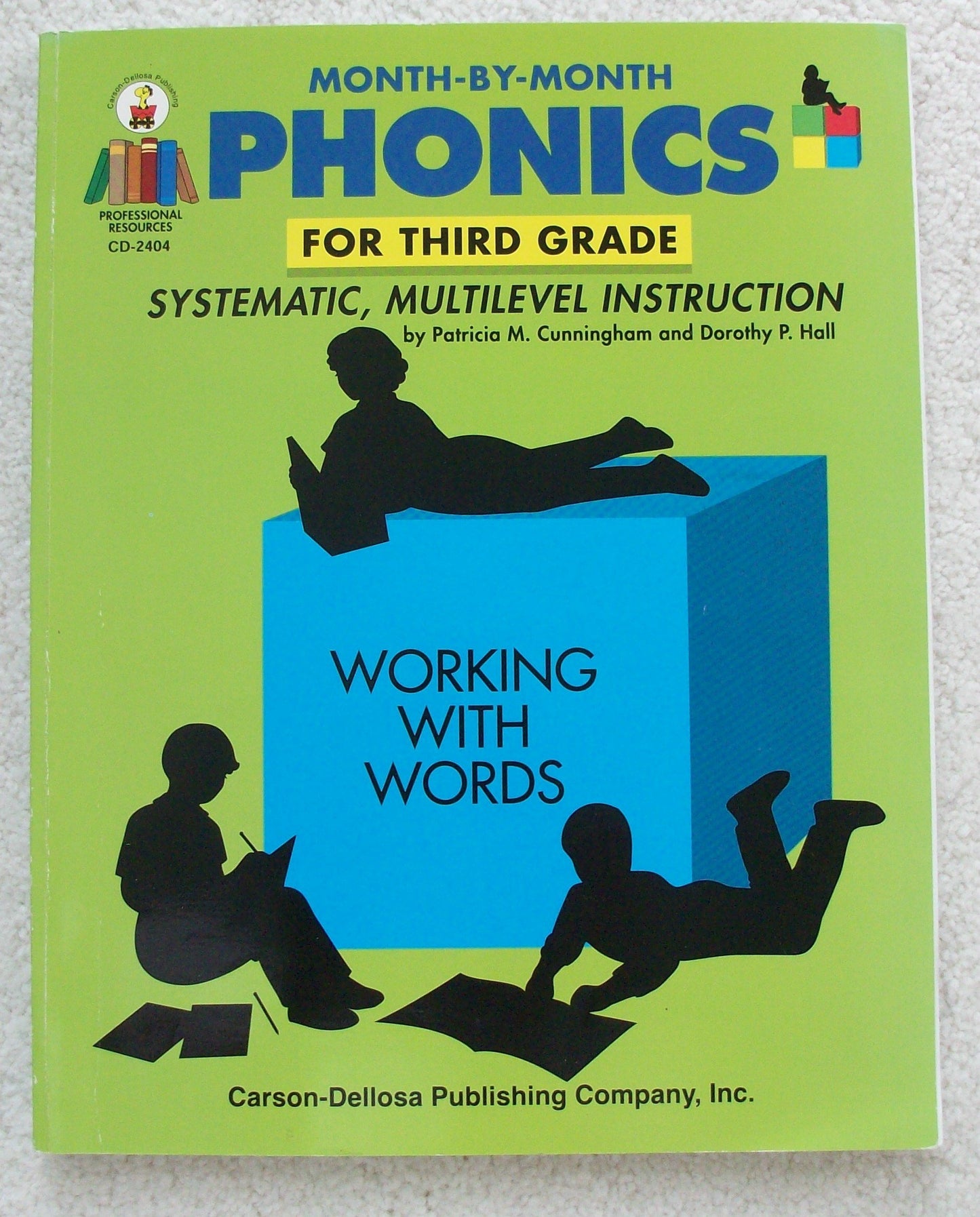 Month-by-Month Phonics for Third Grade: Systematic, Multilevel Instruction for Third Grade - 5947