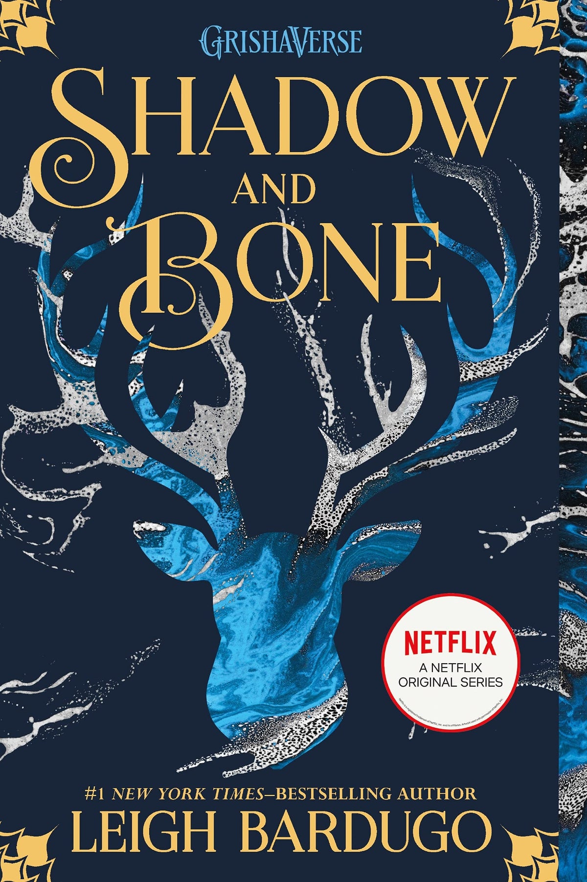 Shadow and Bone (The Shadow and Bone Trilogy, 1)