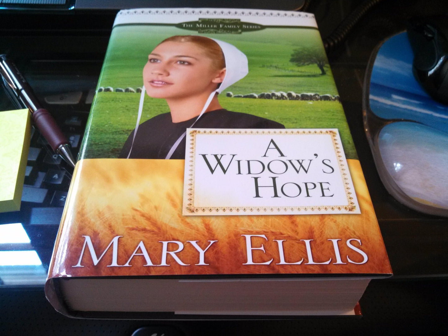 A Widow's Hope (large Print) (The Miller Family Series) - 5403