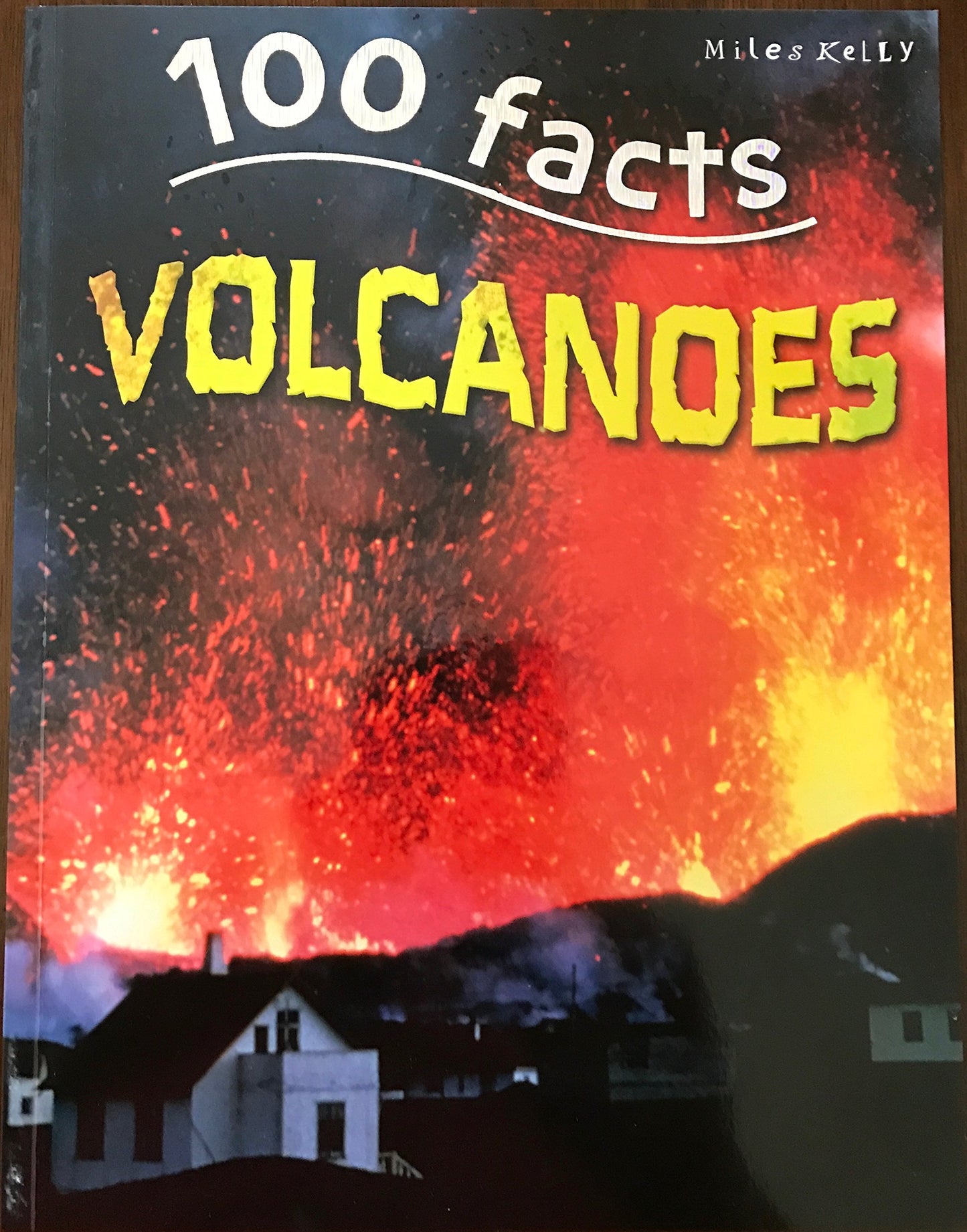 Volcanos (100 Facts) by Chris Oxlade (2009) Paperback - 5175