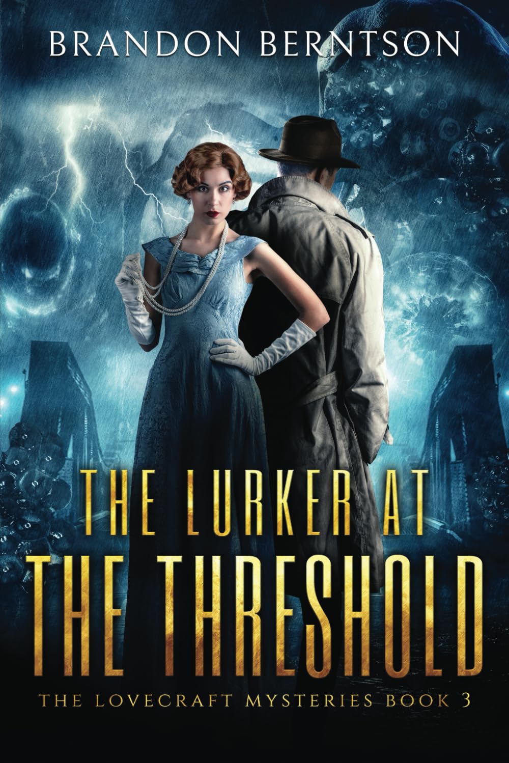 The Lurker at the Threshold: A Horror Mystery (The Lovecraft Mysteries)