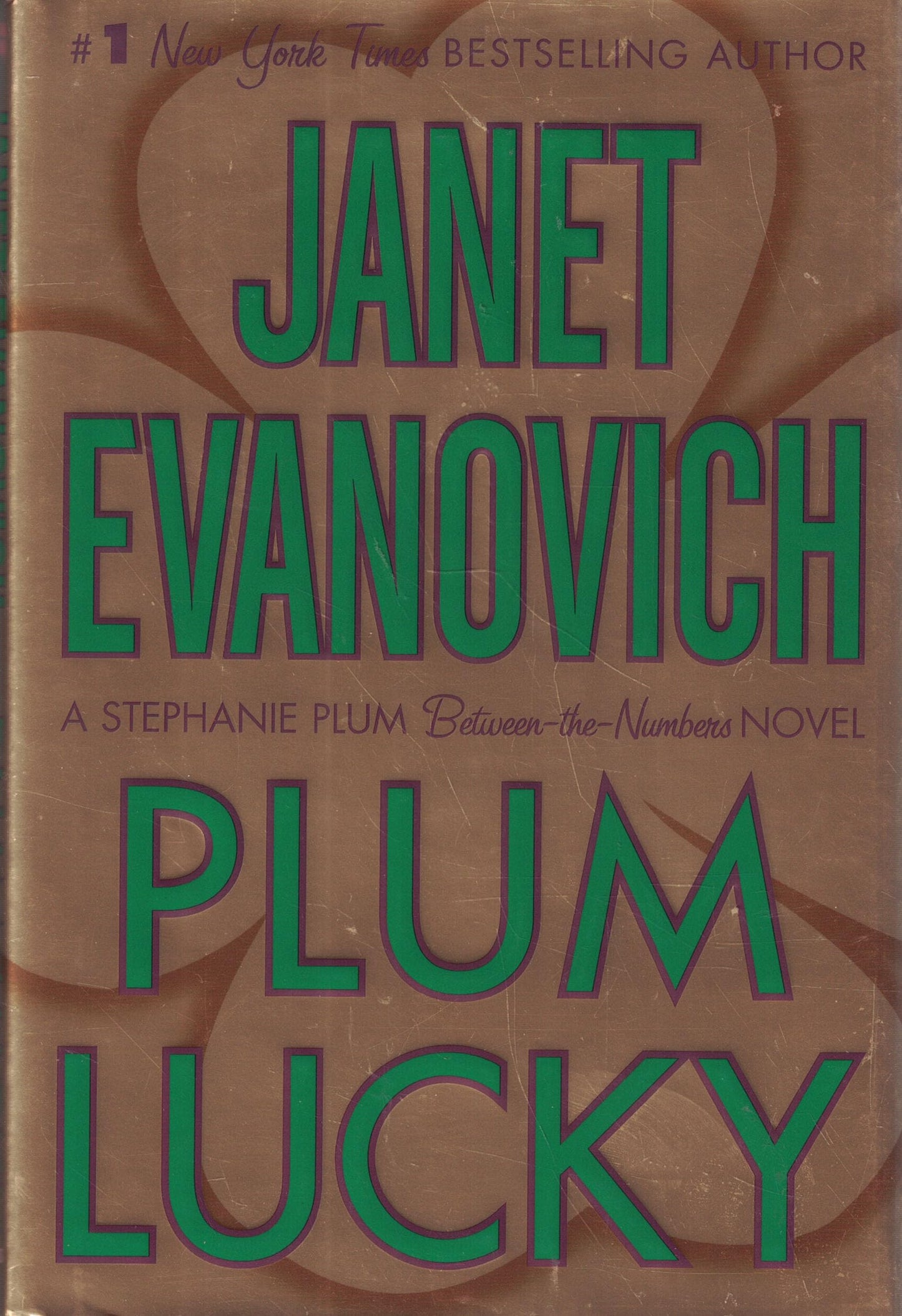 PLUM LUCKY (STEPHANIE PLUM BETWE