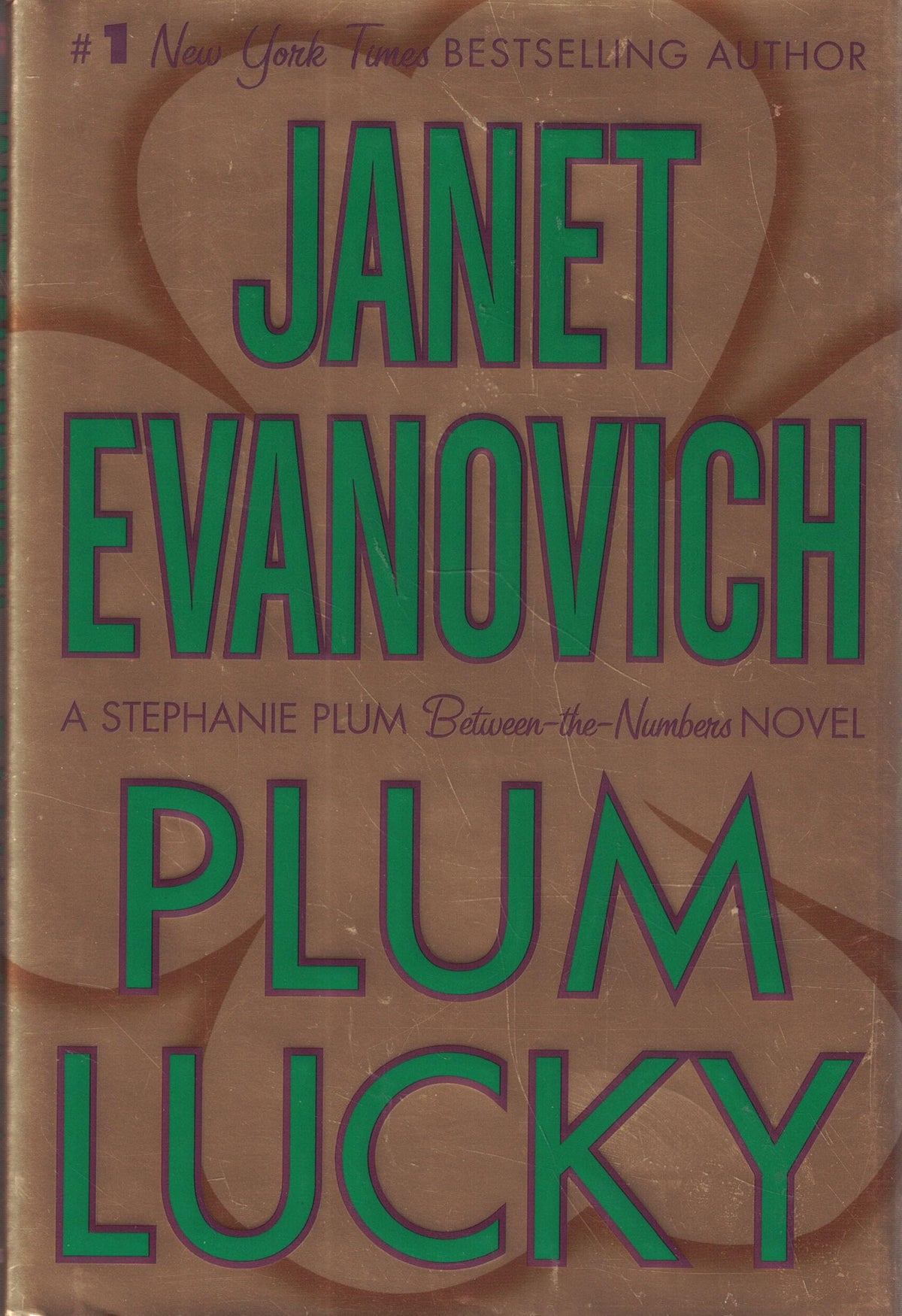 PLUM LUCKY (STEPHANIE PLUM BETWE