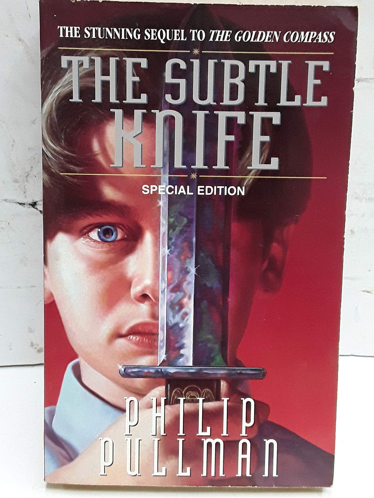 The Subtle Knife (His Dark Materials, Book 2)
