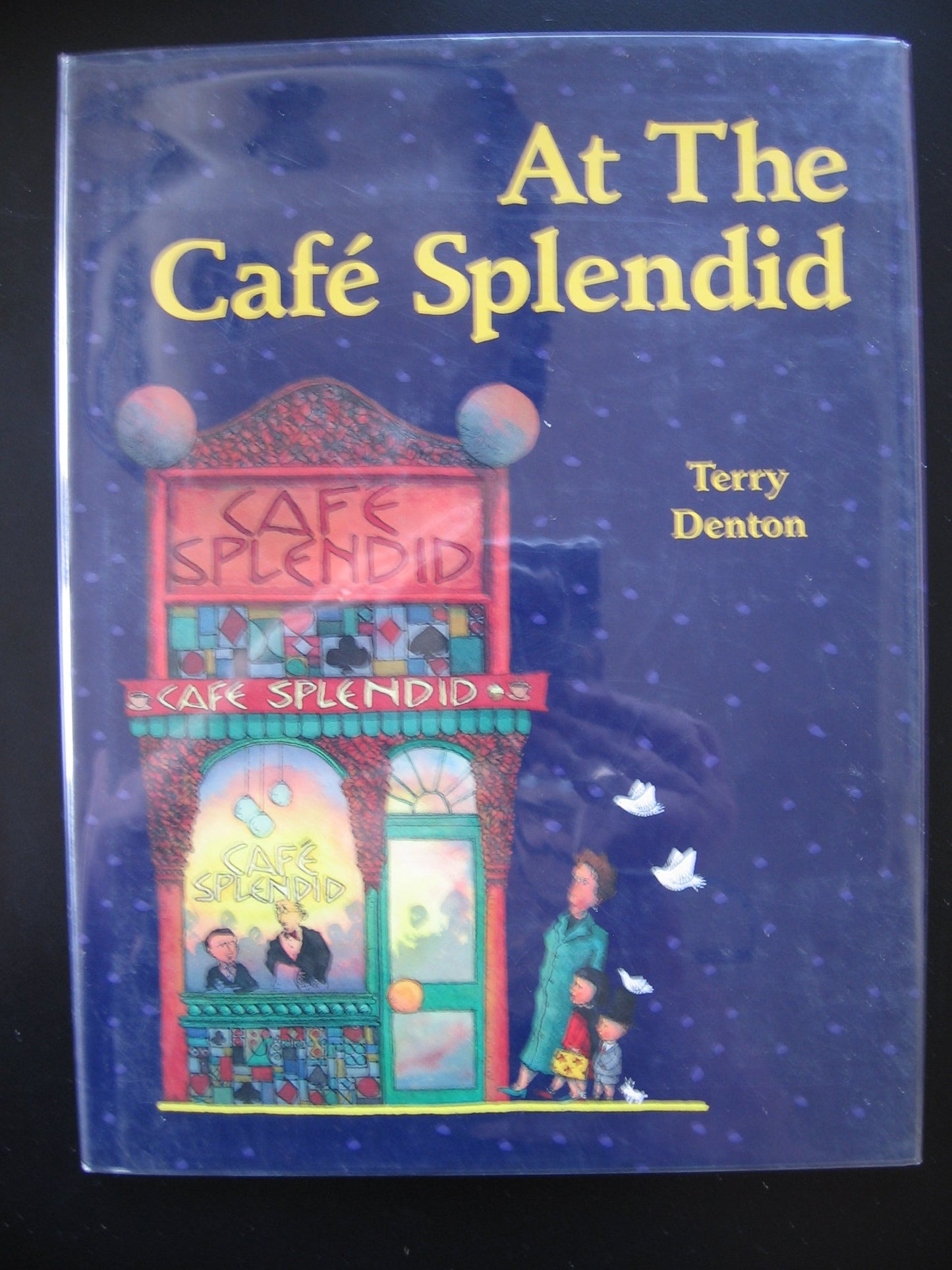 At the Cafe Splendid - 1286
