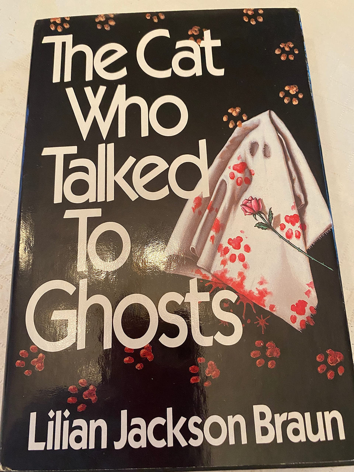 The Cat Who Talked to Ghosts