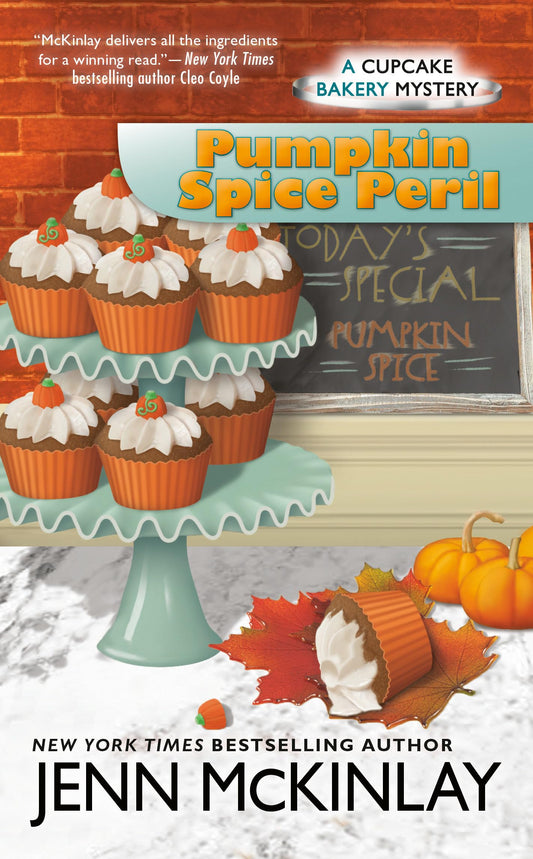 Pumpkin Spice Peril (Cupcake Bakery Mystery) - 8419