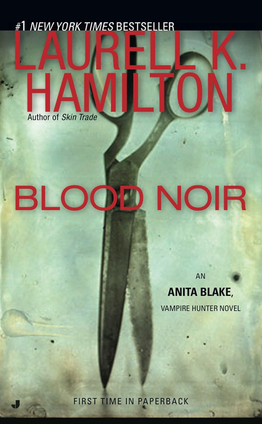 Blood Noir: An Anita Blake, Vampire Hunter Novel - 8049