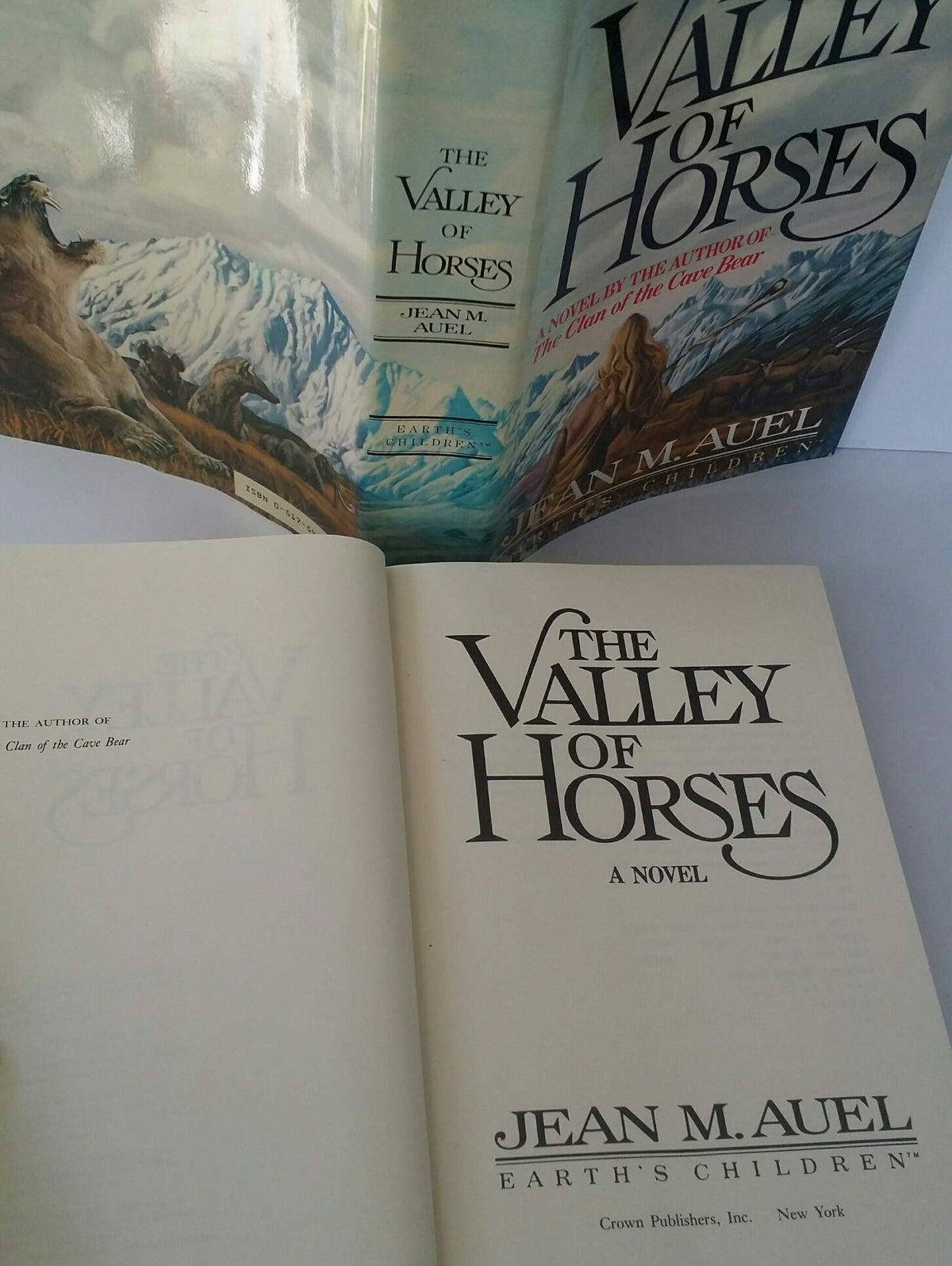 THE VALLEY OF HORSES (EARTH'S CH