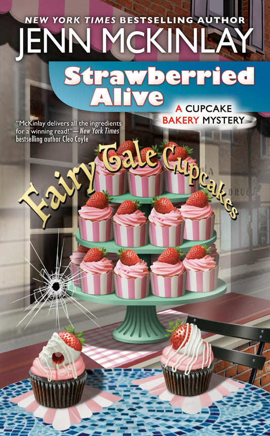 Strawberried Alive (Cupcake Bakery Mystery) - 1449