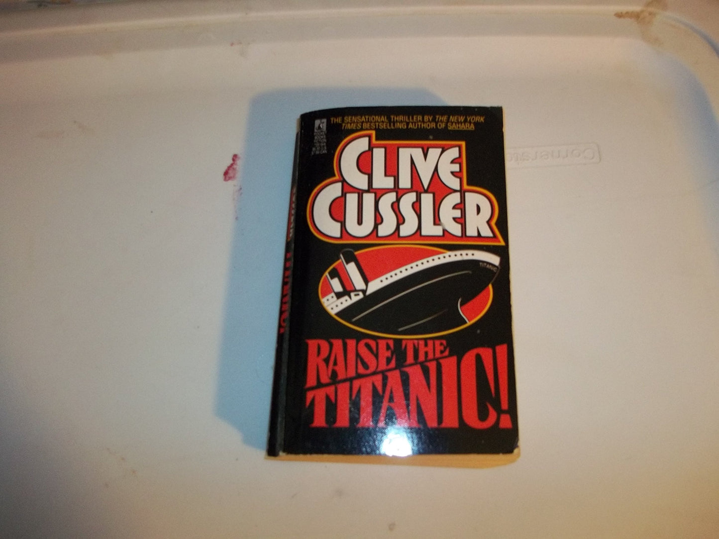 RAISE THE TITANIC (Dirk Pitt Adventure)
