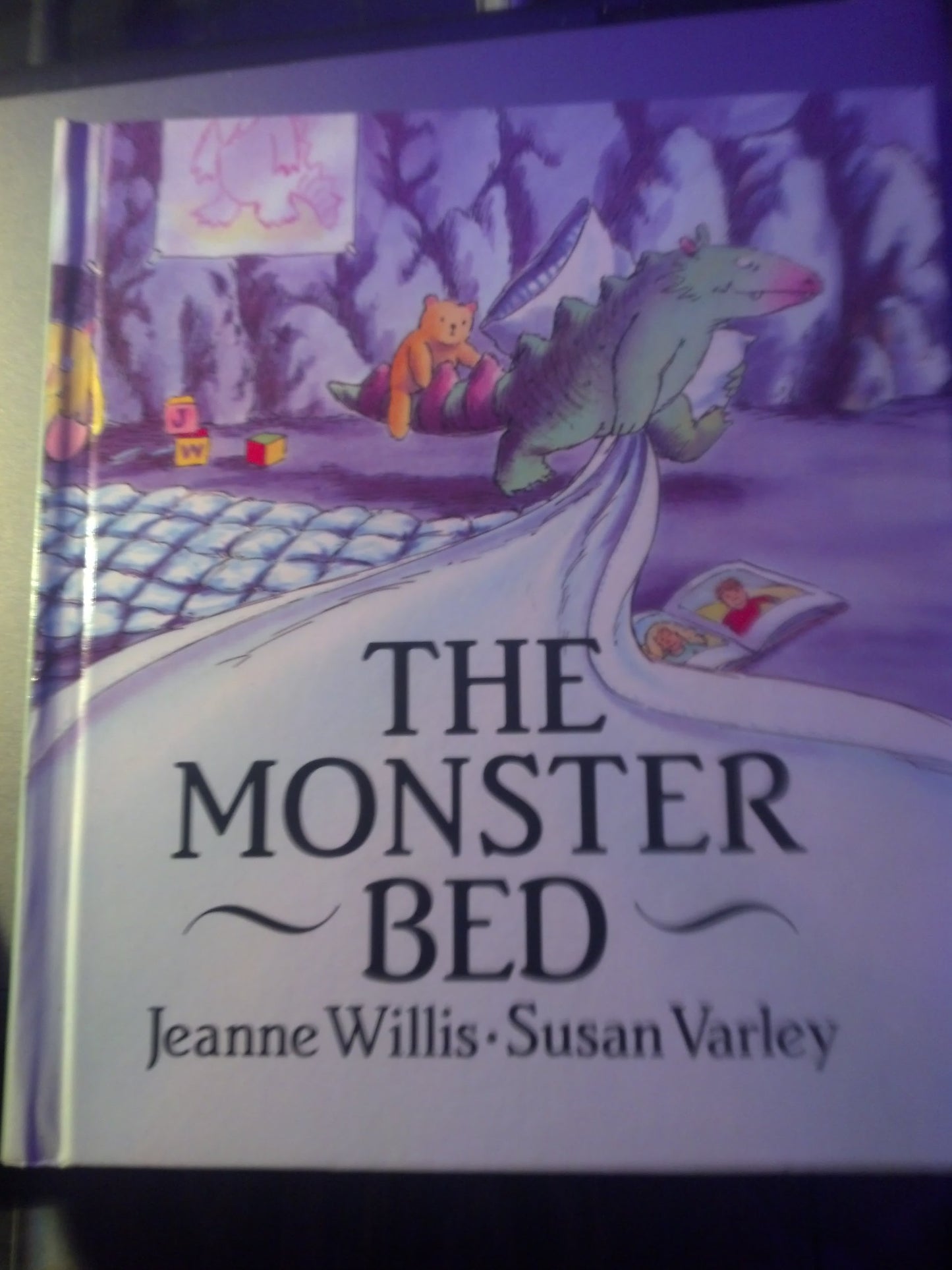 The Monster Bed - 860