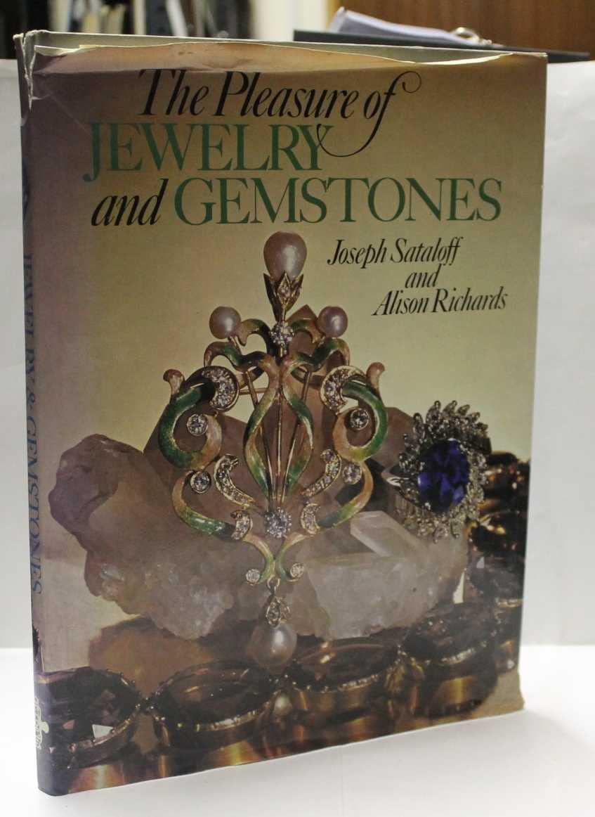 The pleasure of jewelry and gemstones