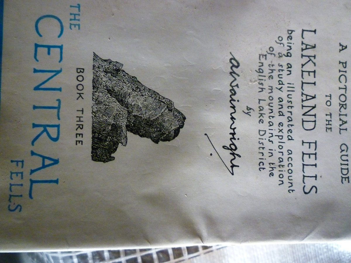 Pictorial Guide to Lakeland Fells - The Central Fells, Book Three
