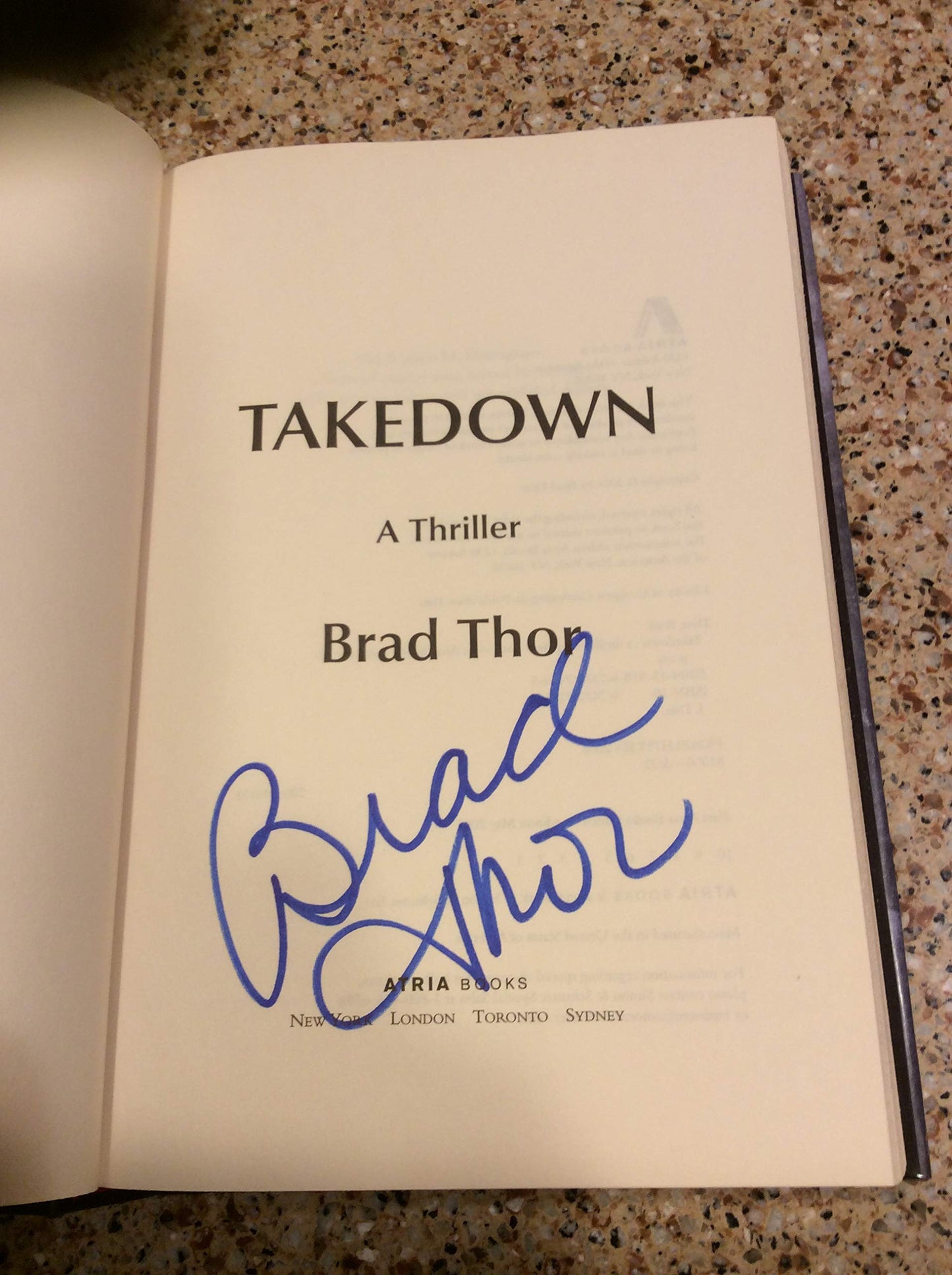 Takedown: A Thriller - 2877