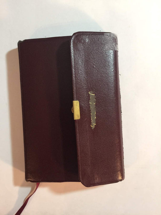 The Holman Pocket-Size Bible: New International Version : Burgundy Bonded With Snap - 5225