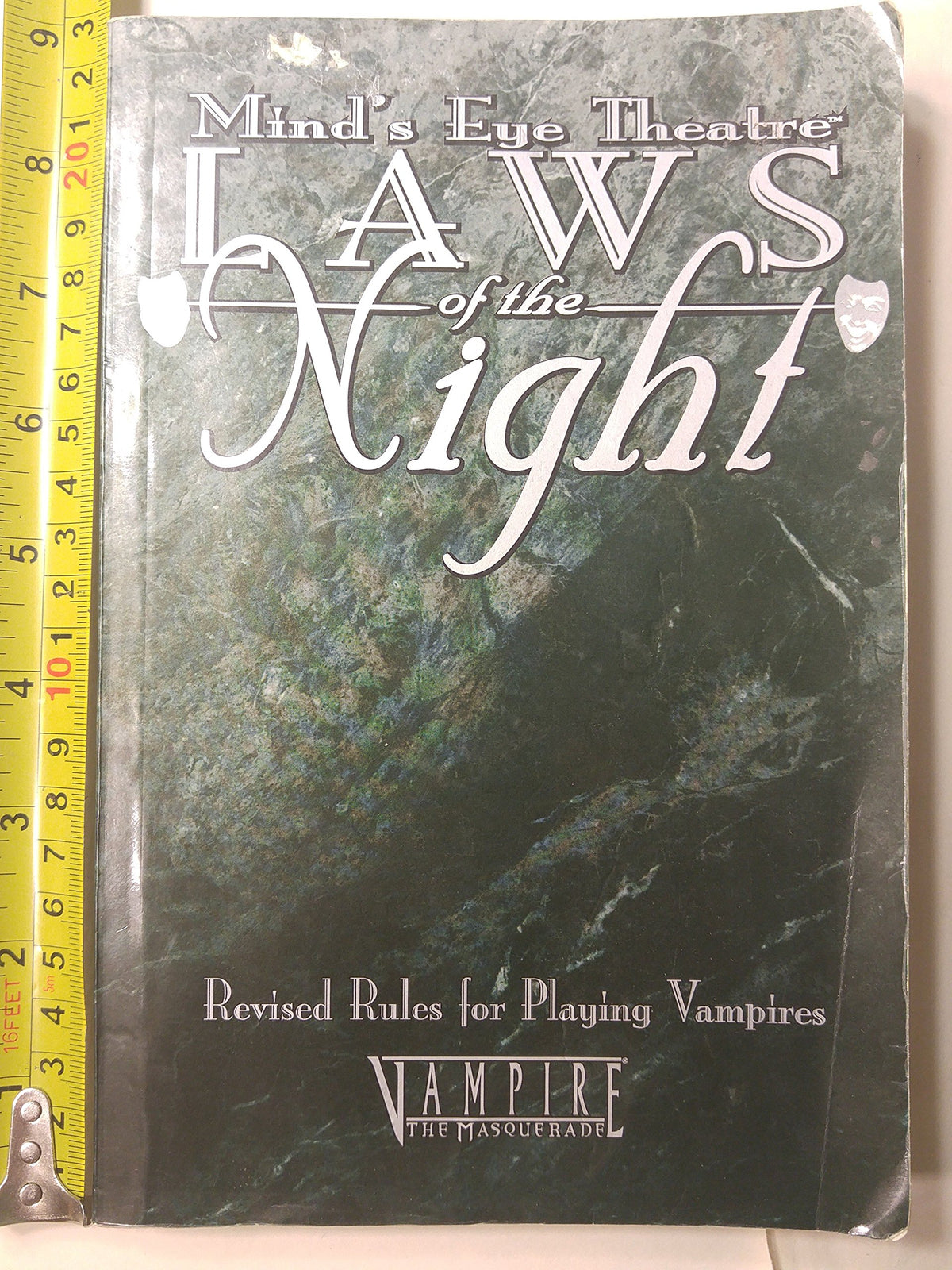 Laws of the Night: Revised Rules for Playing Vampires (Mind's Eye Theatre: Vampire- The Masquerade)