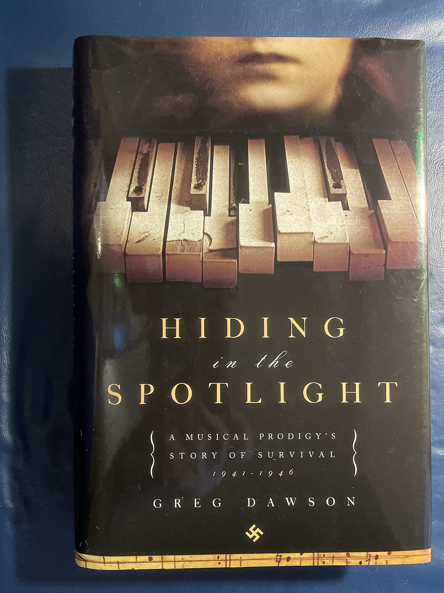 Hiding in the Spotlight - 2847