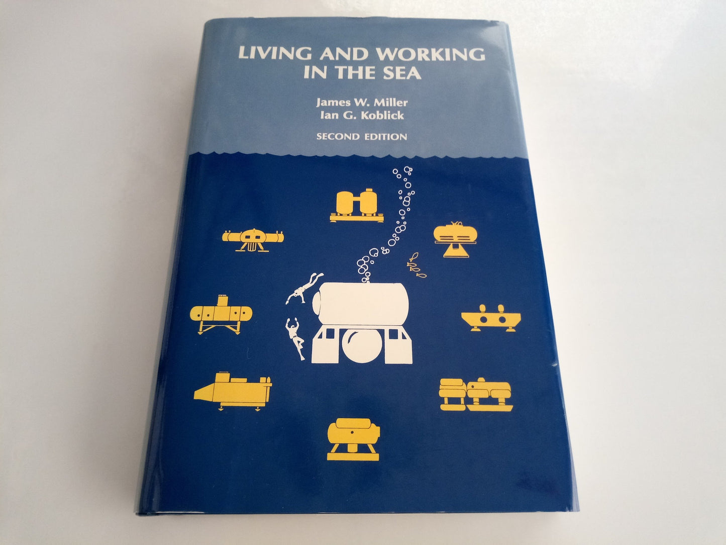 Living and Working in the Sea - 4258