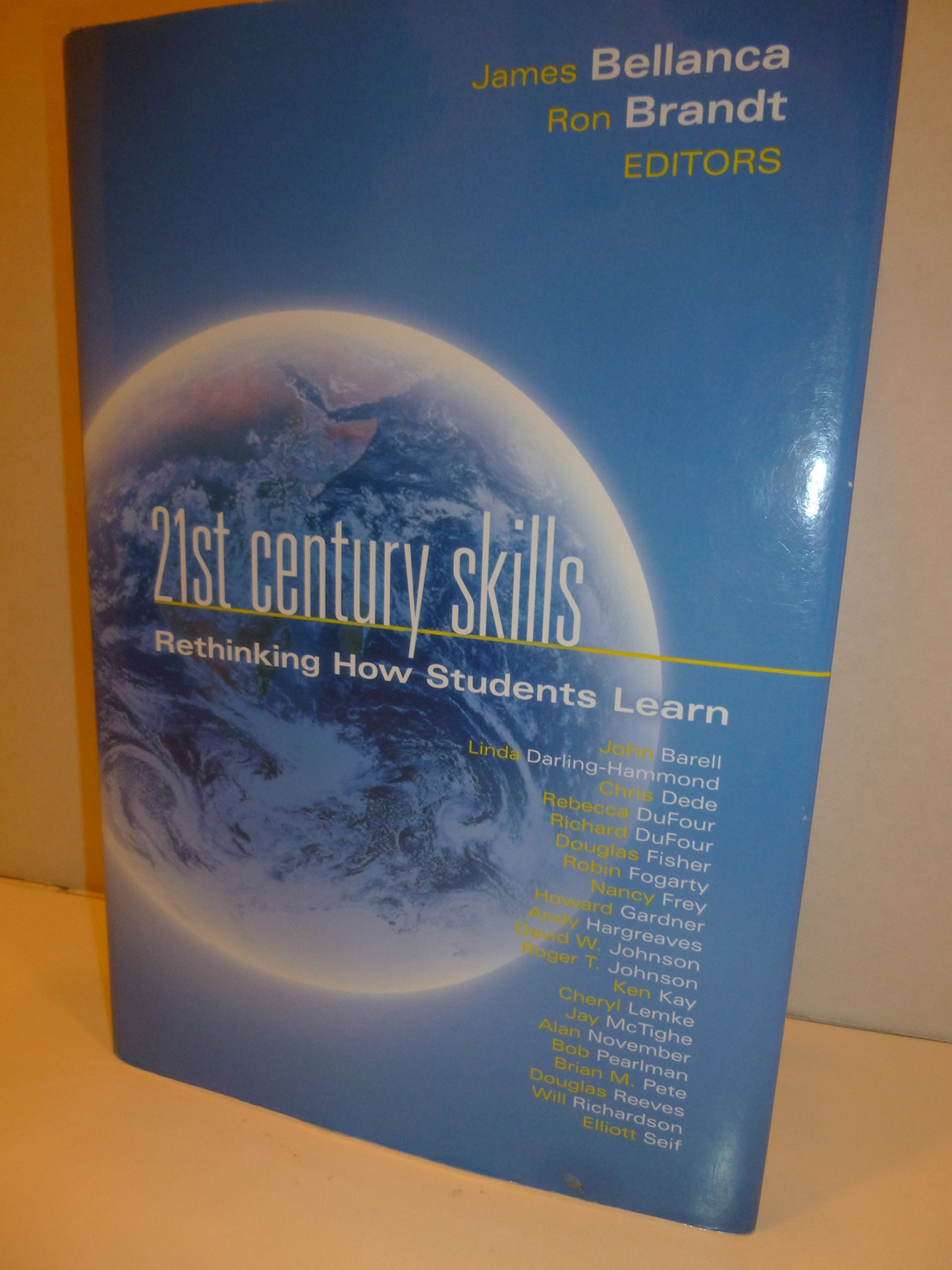 21st Century Skills: Rethinking How Students Learn (Leading Edge)