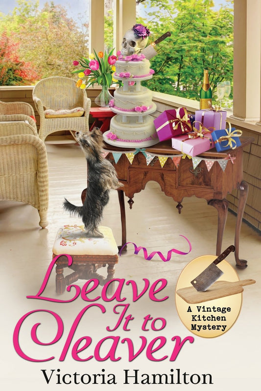 Leave It to Cleaver (A Vintage Kitchen Mystery) - 1372