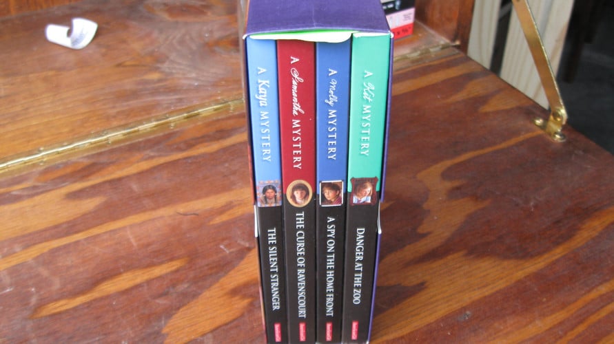 American Girl Mysteries: Featuring Kit, Samantha, Kaya and Molly[Boxed Set]