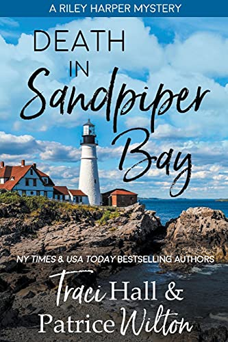 Death in Sandpiper Bay (A Riley Harper Mystery)